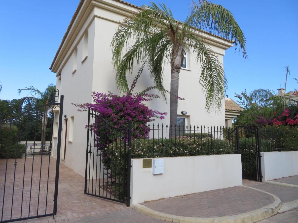 Villa Luxury Spacious With Heated Swimming Pool