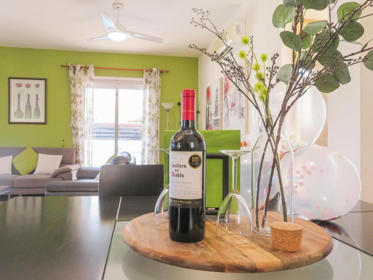 Luxury Spacious With Heated Swimming Pool Villa *