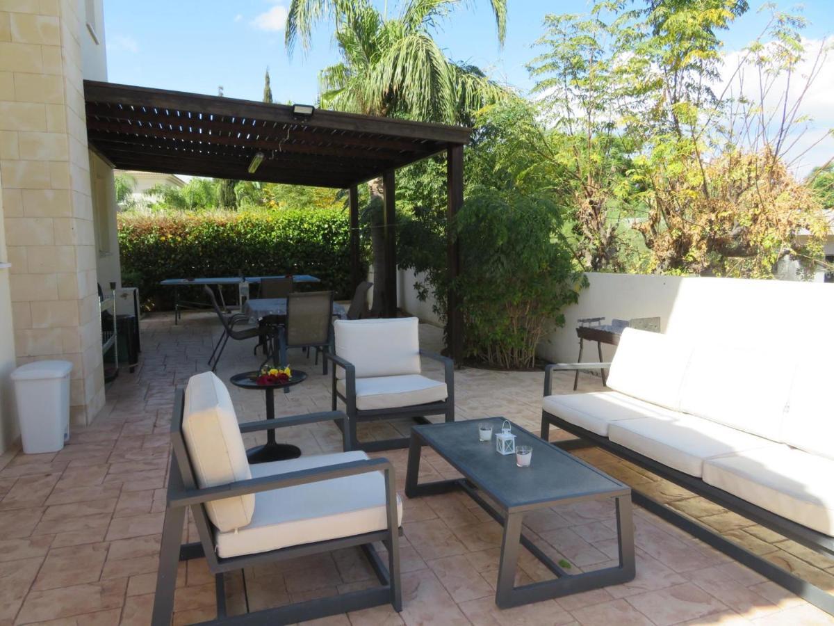 Luxury Spacious With Heated Swimming Pool