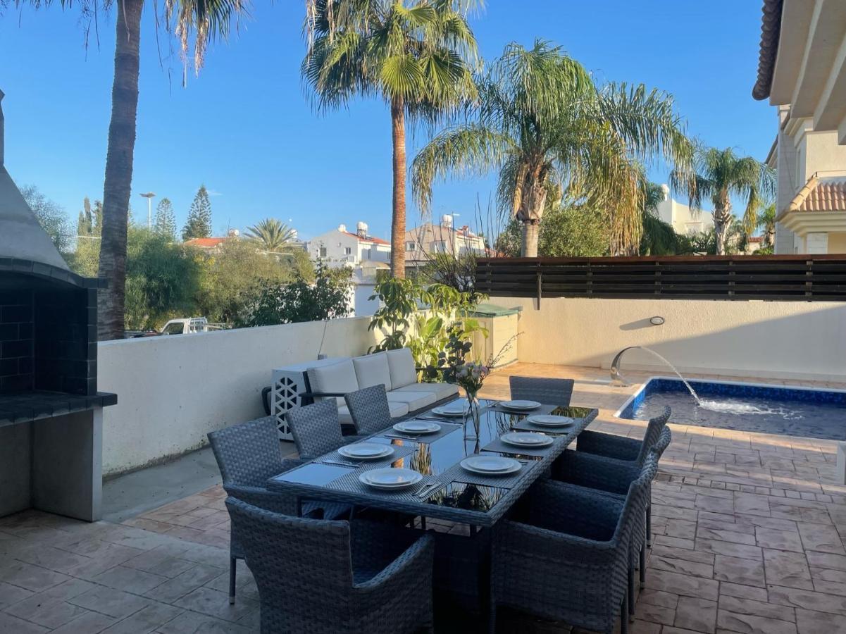 Villa Luxury Spacious With Heated Swimming Pool *