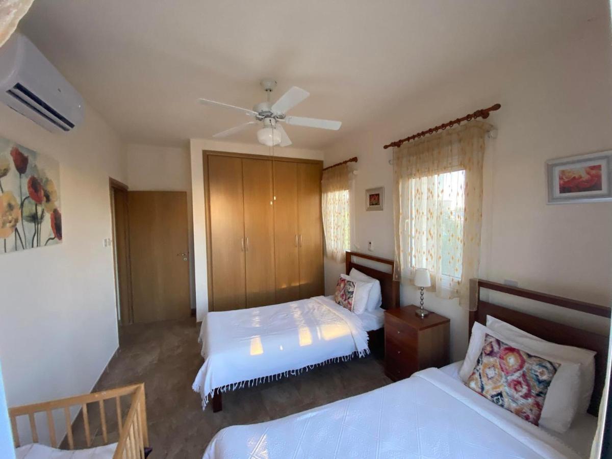 Villa Luxury Spacious With Heated Swimming Pool Paralimni
