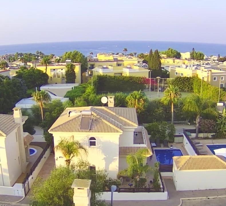 Luxury Spacious With Heated Swimming Pool Villa